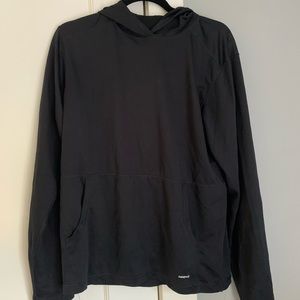 Light weight Patagonia men’s pull over hoodie